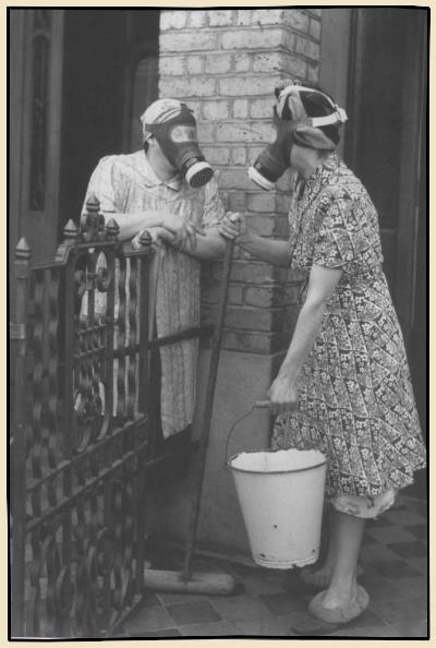 Masques à gaz à Angleterre 1940